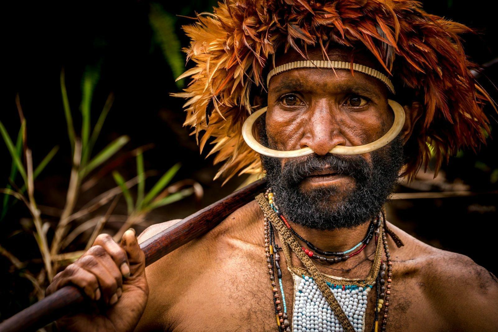 Мужчина женщина в племени. Племя Дани новая Гвинея. Племя новая Гвинея Дани Гвинея.