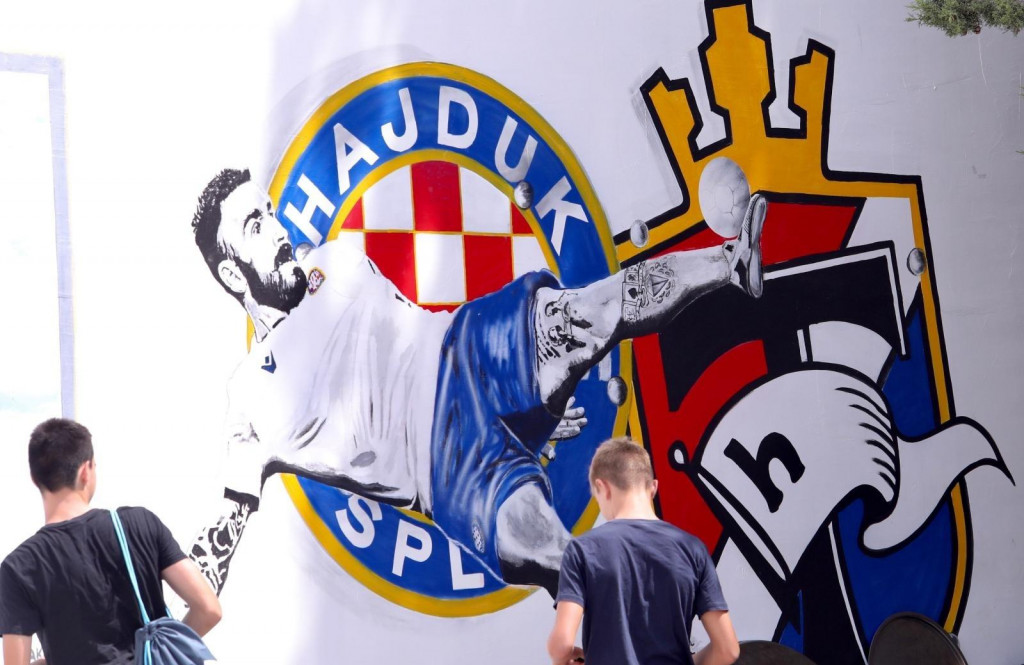 &lt;p&gt;09.08.2021.,Split- Na zidu malonogometnog igralista na splitskom Jadranu naslikan je grafit posvecen Hajdukovom nogometasu Marku Livaji.&lt;br /&gt;
Photo:Ivo Cagalj/PIXSELL&lt;/p&gt;

