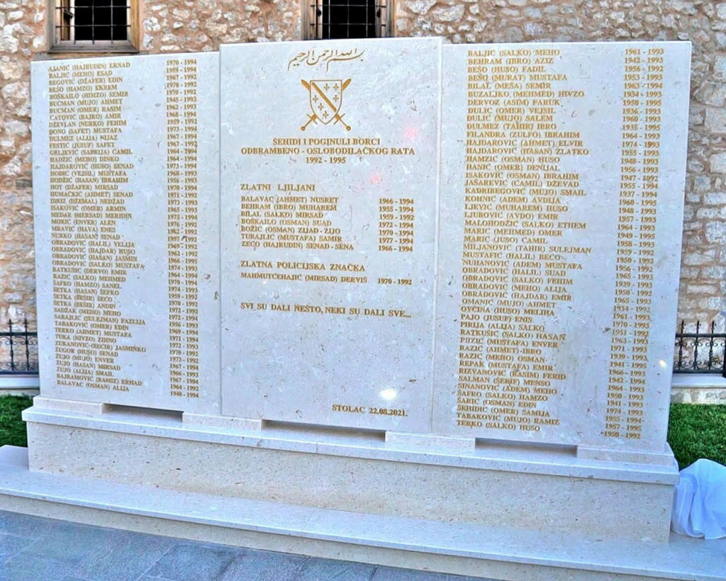 &lt;p&gt;U Stocu otkriven spomenik poginulim pripadnicima Armije BiH&lt;/p&gt;
