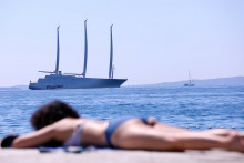 &lt;p&gt;03.09.2021., Split - Sailing Yacht A usidrena pred splitskom lukom. Photo: Ivo Cagalj/PIXSELL&lt;/p&gt;
