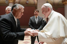 &lt;p&gt;Papa Franjo i Viktor Orban&lt;/p&gt;
