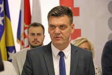 &lt;p&gt;Ilija Cvitanović ponovno je izabran na čelo HDZ-a 1990 na VI. izbornom Saboru te stranke&lt;/p&gt;
