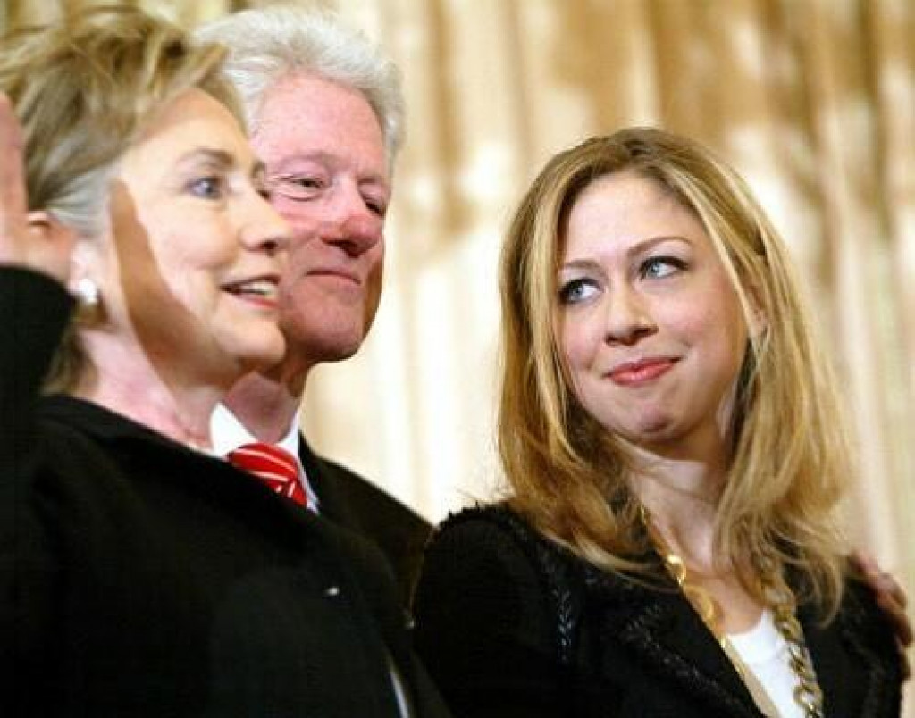 &lt;p&gt;Bill Clinton s članovima svoje obitelji&lt;/p&gt;
