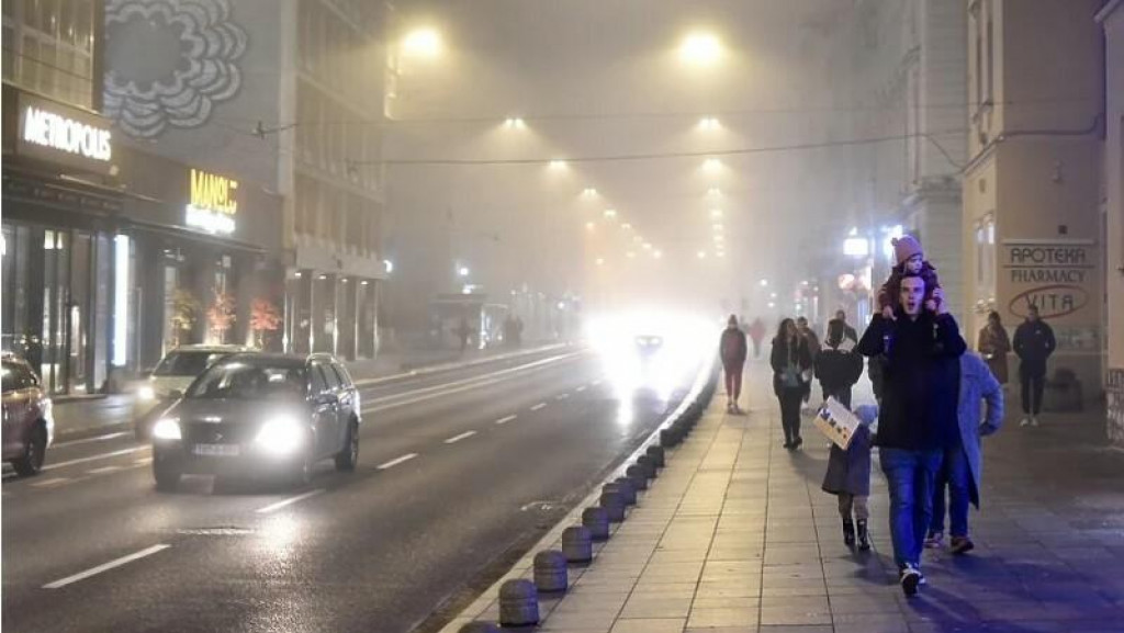 &lt;p&gt;Sarajevo sinoć treći najzagađeniji grad na svijetu&lt;/p&gt;
