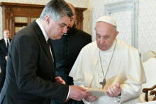 &lt;p&gt;Papa Franjo primio u audijenciju Zorana Milanovića&lt;/p&gt;
