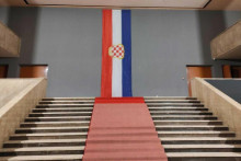 &lt;p&gt;Zastava hrvatskog naroda u BiH u Hrvatskom domu herceg Stjepan Kosača u Mostaru/Ilustracija&lt;/p&gt;
