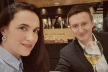 &lt;p&gt;Marijana Mikulić sa suprugom&lt;/p&gt;

