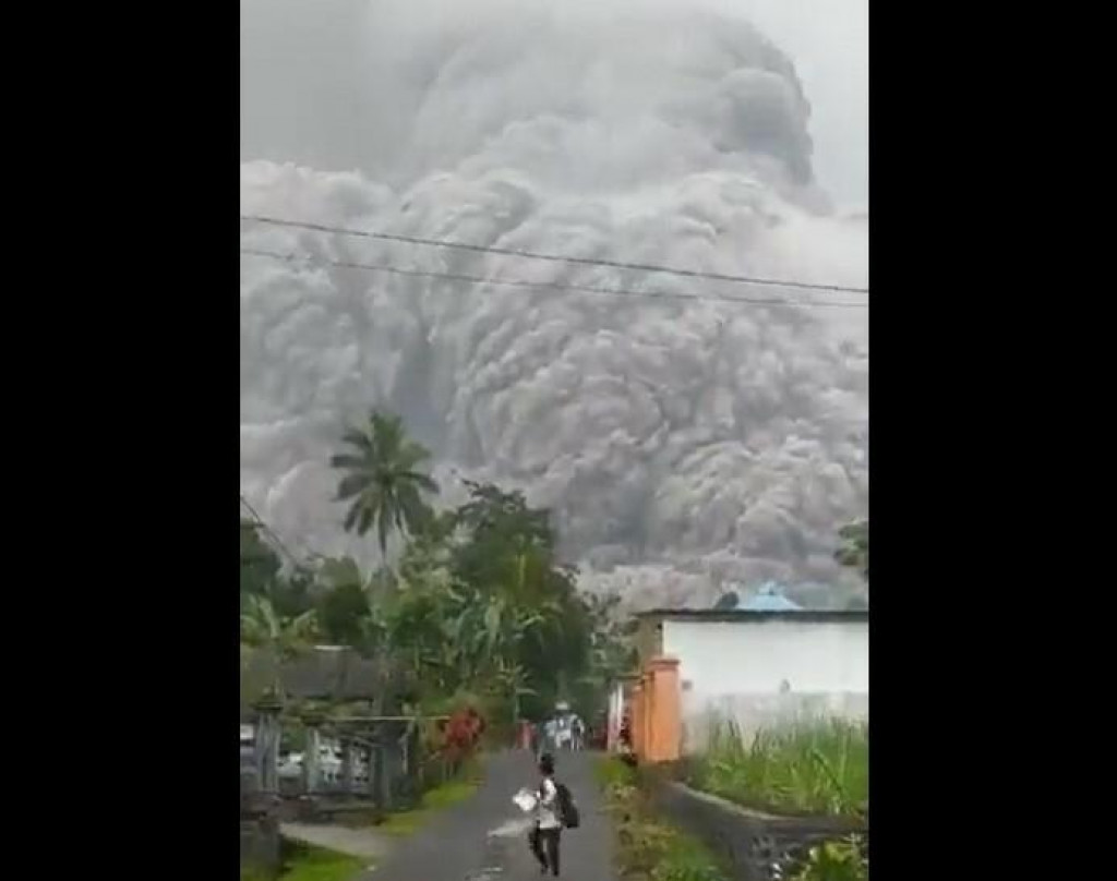 &lt;p&gt;Erupcija vulkana u Indoneziji&lt;/p&gt;
