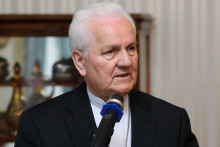 Biskup Franjo Komarica