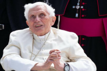 &lt;p&gt;Bivši papa Benedikt XVI&lt;/p&gt;
