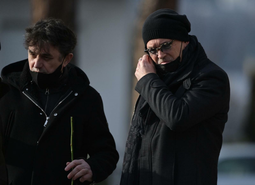 &lt;p&gt;27.01.2022., Zagreb - Posljednji ispracaj legendarnog pjevaca Akija Rahimovskog na zagrebackom Mirogoju u Aleji velikana. Photo: Igor Soban/PIXSELL&lt;/p&gt;
