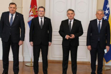 &lt;p&gt;Nikola Selaković s članovima Predsjedništva BiH&lt;/p&gt;

