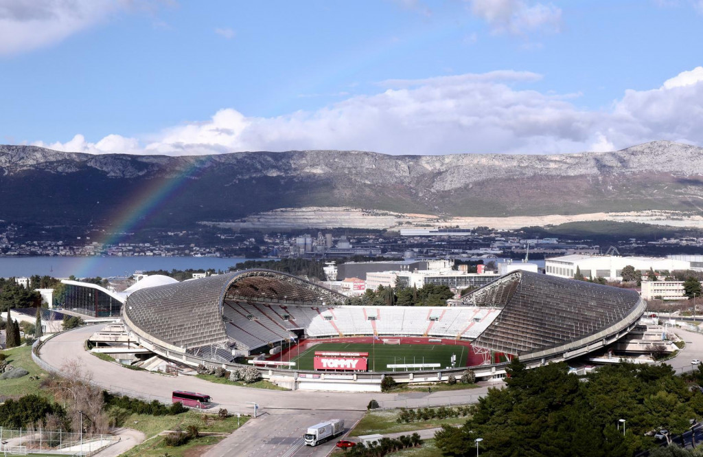 &lt;p&gt;16.02.2022., Split - Stadion na Poljudu zbog kratkotrajne kise na trenutak uljepsala duga. Photo: Ivo Cagalj/PIXSELL&lt;/p&gt;
