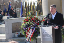 &lt;p&gt;Pakrac, 02.03.2020. - U Pakracu je obilježena 31. godišnjica početka Domovinskog rata 1./2. ožujka 1991., na kojoj je sudjelovao i predsjednik Republike Hrvatske i vrhovni zapovjednik Oružanih snaga RH Zoran Milanović. Središnji dio programa održao se kod Spomen obilježja poginulim hrvatskim braniteljima u Domovinskom ratu. Na fotografiji Zoran Milanović.&lt;/p&gt;
