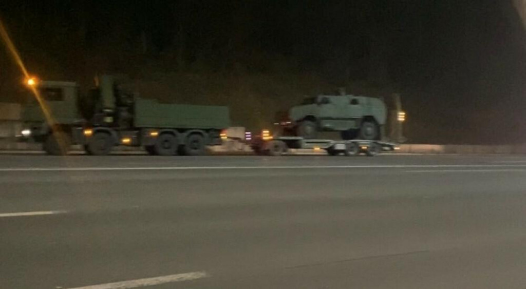 &lt;p&gt;Vojni konvoj sinoć na ulazu u Sarajevo&lt;/p&gt;
