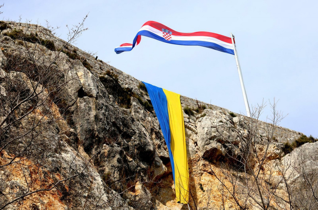 &lt;p&gt;05.03.2022., Knin- Na Kninskoj tvrdjavi objesena ukrajinska zastava kao znak potpore ukrajinskom narodu u borbi za slobodu.&lt;br /&gt;
Photo: Dusko Jaramaz/PIXSELL Photo: Dusko Jaramaz/PIXSELL&lt;/p&gt;
