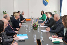 &lt;p&gt;Brkić s članovima Komiteta za europske poslove Zastupničkog doma Parlamenta Nizozemske&lt;/p&gt;
