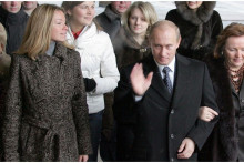 &lt;p&gt;Vladimir Putin s kćerkom&lt;/p&gt;
