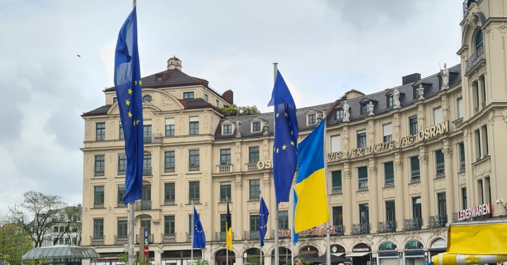 &lt;p&gt;Zastava EU i Ukrajine&lt;/p&gt;
