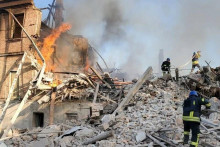 &lt;p&gt;Ukrajinski guverner: U ruskom bombardiranju škole poginule dvije osobe, 60 pod ruševinama&lt;/p&gt;
