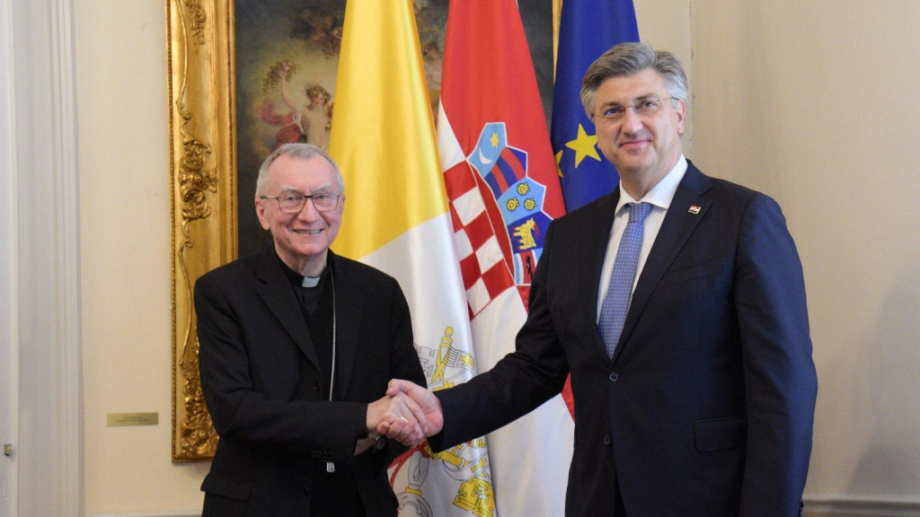 &lt;p&gt;Državni tajnik Svete Stolice kardinal Pietro Parolin sastao se s premijerom Republike Hrvatske Andrejem Plenkovićem&lt;/p&gt;
