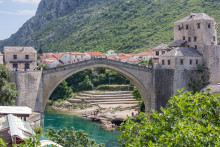&lt;p&gt;11.06.2018., Mostar, Bosna i Hercegovina - Ljeto u Mostaru. Grad pun turista. Stari most Photo: Grgo Jelavic/PIXSELL&lt;/p&gt;
