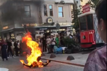 &lt;p&gt;Užas u Istanbulu: Muškarac se zapalio, prolaznici slikali “selfieje”&lt;/p&gt;
