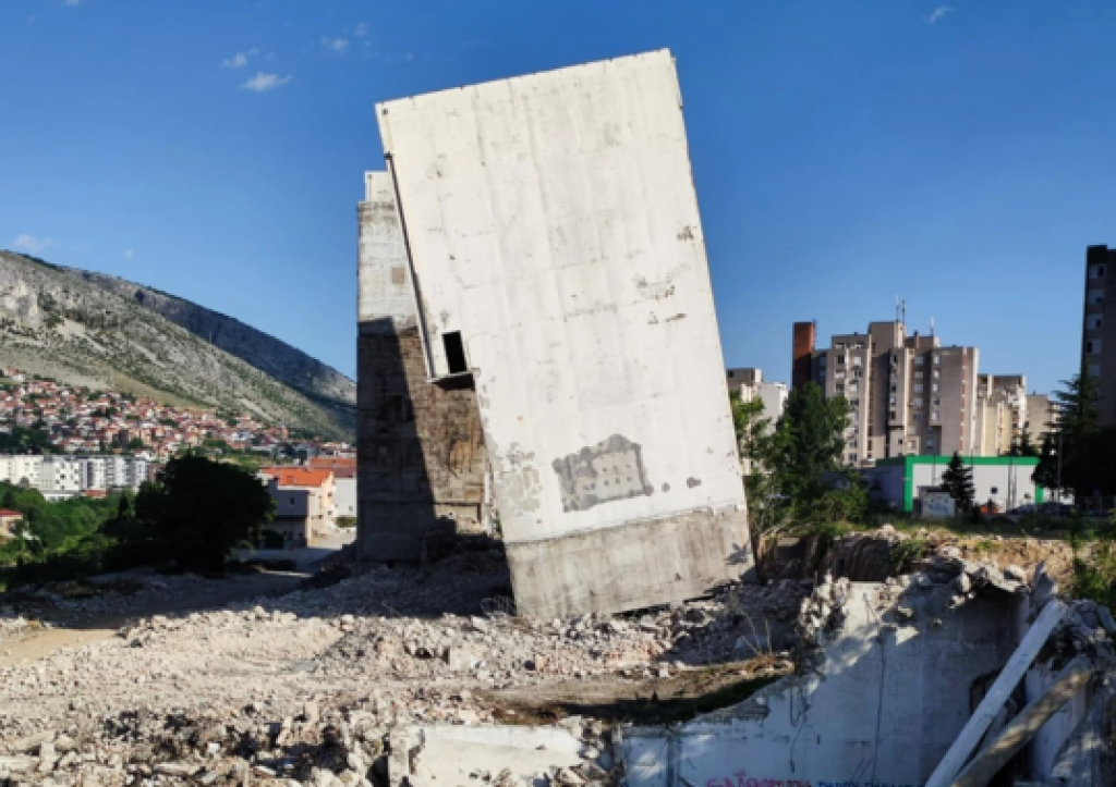 &lt;p&gt;Kosi toranj u Mostaru: Pogledajte neuspješno rušenje ostataka Žitoprometa&lt;/p&gt;
