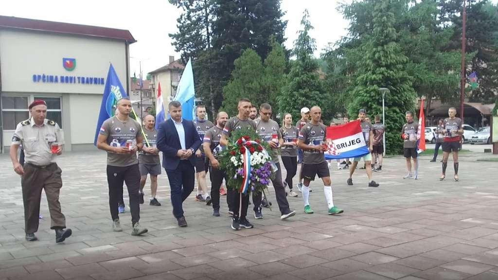 &lt;p&gt;Maratonci iz BiH i RH trče u spomen na žrtvu hrvatskih branitelja, djece ubijene na igralištu u Vitezu i svih majki Lašvanske doline&lt;/p&gt;
