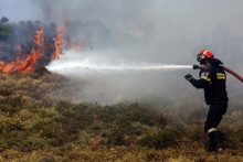 &lt;p&gt;Evakuirano selo zbog požara koji bjesni na drugom najvećem grčkom otoku&lt;/p&gt;
