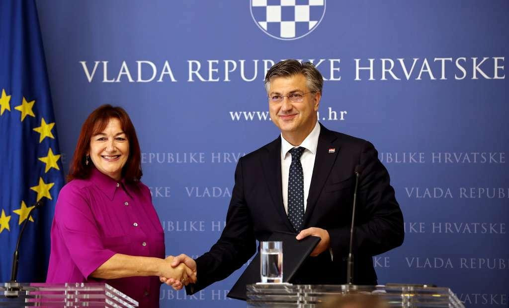 &lt;p&gt;Šuica uručila PLenkoviću odluku o isplati prve rate od 700 milijuna eura u sklopu Nacionalnog plana oporavka i otpornosti&lt;/p&gt;
