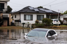 &lt;p&gt;Velike poplave na ulicama Sydneya: Razina vode dosegla gotovo dva metra&lt;/p&gt;
