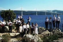 &lt;p&gt;Mostarski Akademski zbor Pro Musica snimio spot o Pelješkom mostu&lt;/p&gt;
