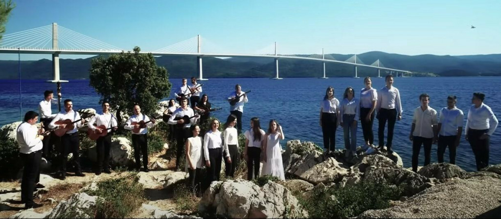 &lt;p&gt;Mostarski Akademski zbor Pro Musica snimio spot o Pelješkom mostu&lt;/p&gt;
