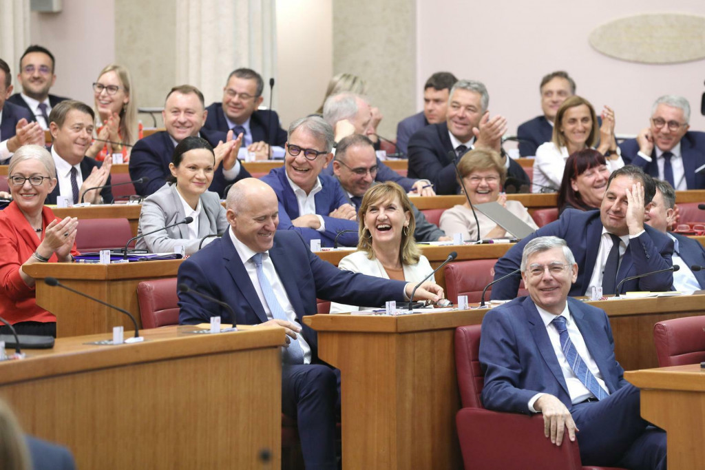 &lt;p&gt;08.07.2022., Zagreb - Jedan od najzescih protivnika ministra Berosa, Nikola Grmoja, greskom je uz smijeh HDZ-ovaca, glasovao protiv opoziva. Sabor tjedni rad zavrsava glasovanjem o raspravljenim tockama dnevnog reda. Prvo izaglasana tocka bila je odbijanje zahtjeva ne opozivom ministr Berosa. Photo: Patrik Macek/PIXSELL&lt;/p&gt;
