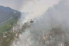 &lt;p&gt;Helikopteri OS BiH angažirani na gašenju požara u Konjicu i Čitluku&lt;/p&gt;
