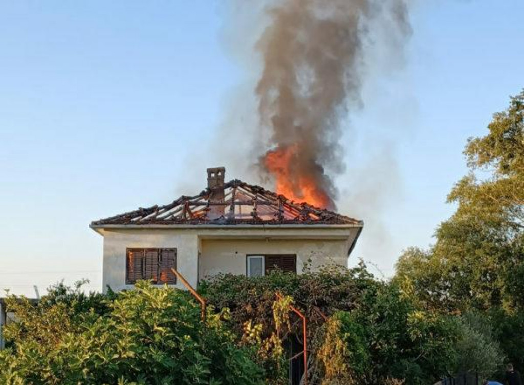 &lt;p&gt;Izgorjela kuća kod Ljubuškog&lt;/p&gt;
