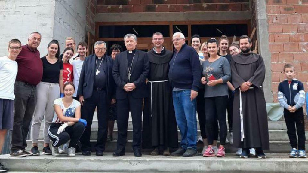 &lt;p&gt;Nadbiskup i kardinal posjetili crkvu u Veseloj&lt;/p&gt;
