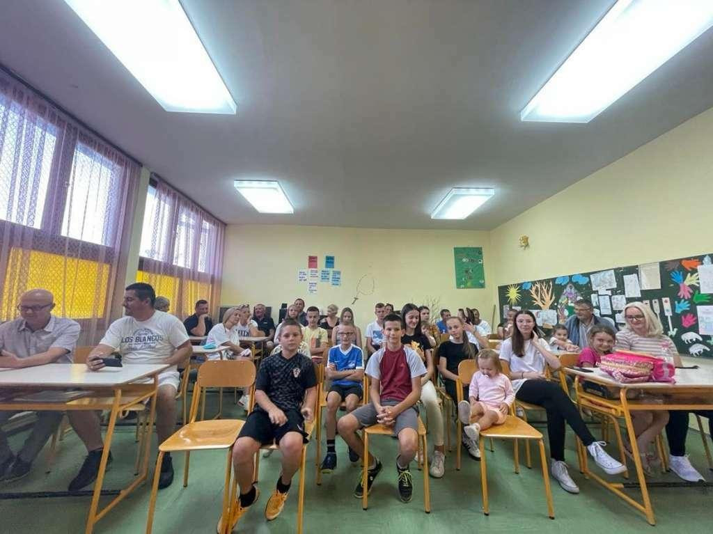 &lt;p&gt;Djeca zadovoljna stečenim vještinama na Ljetnom kazališnom kampu - Travnik&lt;/p&gt;
