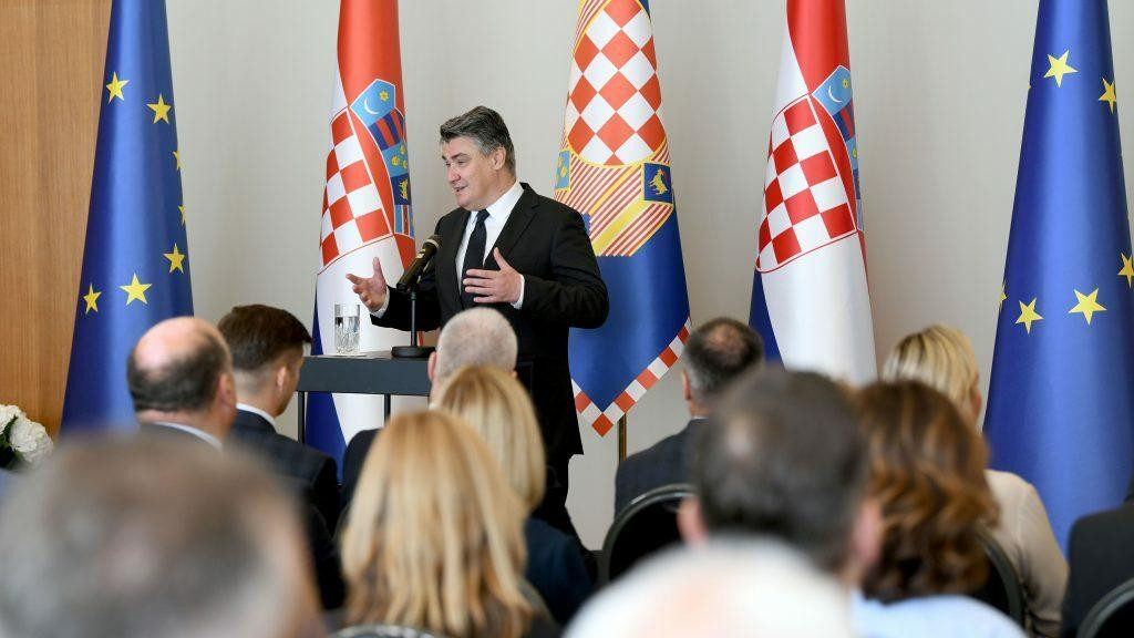 &lt;p&gt;Predsjednik Milanović razgovarao s hrvatskim veleposlanicima i konzulima&lt;/p&gt;
