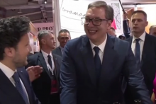 &lt;p&gt;Vučić ”umire od smijeha” na vic o Crnogorcima&lt;/p&gt;
