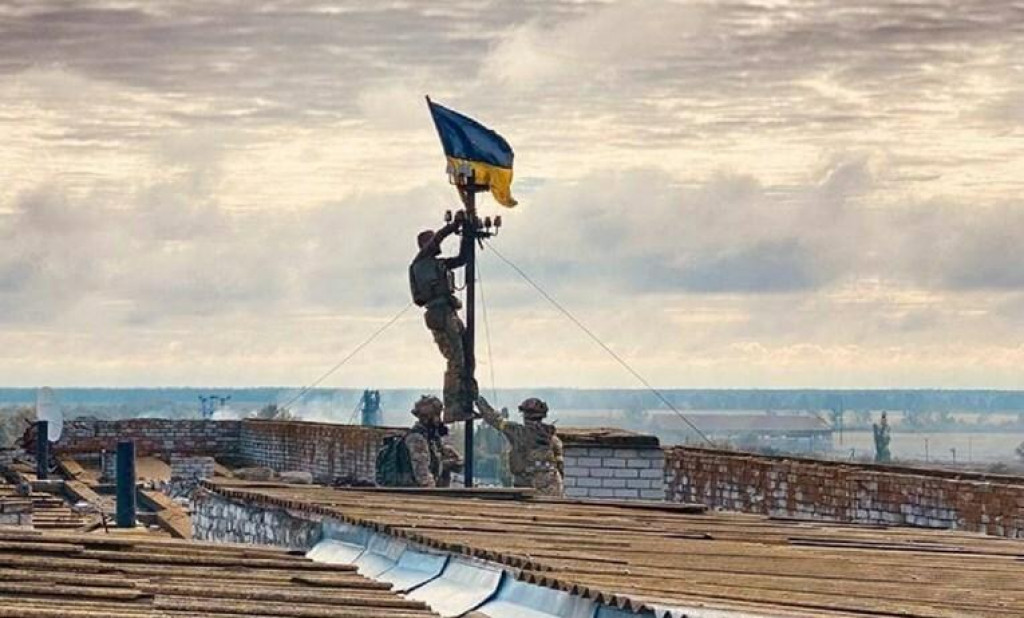 &lt;p&gt;Ukrajinci navodno oslobodili mjesta, širi se slika podizanja zastave: &amp;#39;Nema mjesta okupatorima&amp;#39;&lt;/p&gt;

