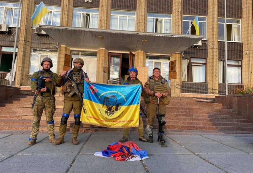 &lt;p&gt;Ukrajinski vojnici ispred administrativnog sjedišta Kupjanska&lt;/p&gt;
