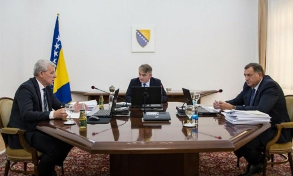 &lt;p&gt;Komšić, Dodik i Džaferović&lt;/p&gt;
