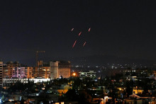 &lt;p&gt;Sirija: Izrael napao zrakoplovnu luku u Damasku i ubio pet vojnika&lt;/p&gt;
