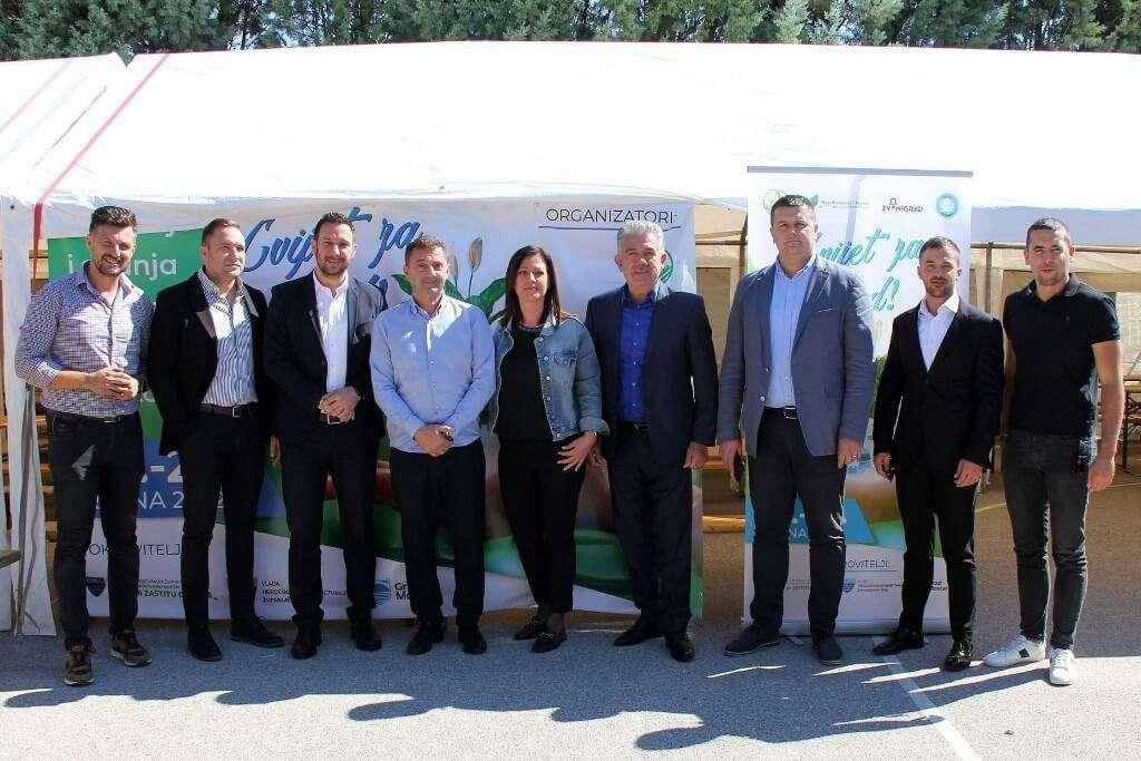 &lt;p&gt;Mostarski gradonačelnik podržao ekološku akciju uređenja gradskih kvartova&lt;/p&gt;
