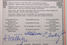 &lt;p&gt;15.02.2008., Zagreb - Opci okvirni sporazum za mir u BiH u Ministarstvu vanjskih poslova koji su potpisali Alija Izetbegovic, Franjo Tudjman, Slobodan Milosevic i Bill Clinton. rPhoto: Tomislav Miletic/PIXSELL&lt;/p&gt;
