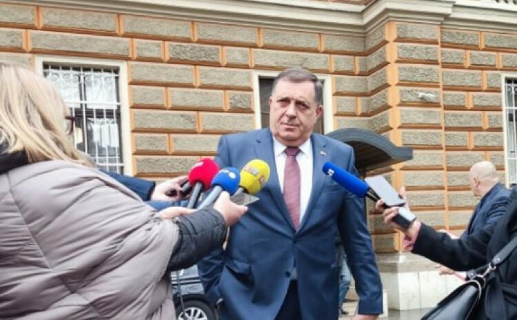 &lt;p&gt;Dodik se obratio novinarima&lt;/p&gt;
