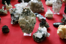 &lt;p&gt;Svoj sretni kristal pronašli su brojni posjetitelji na 19. sajmu minerala, kristala, fosila, dragog i poludragog kamenja koji je danas otvoren u Kreševu&lt;/p&gt;
