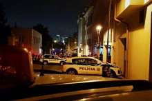 &lt;p&gt;Bratislava: Pucnjava u gay baru, tinejdžer ubio dvojicu pa sebe&lt;/p&gt;

